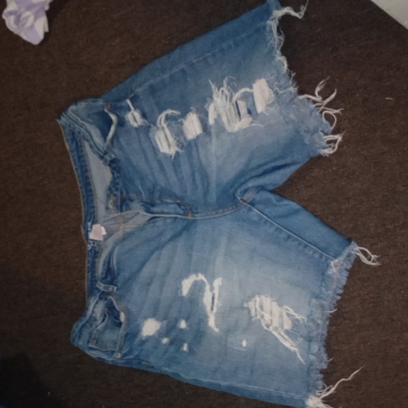 Mid rise shorts - Picture 7 of 7